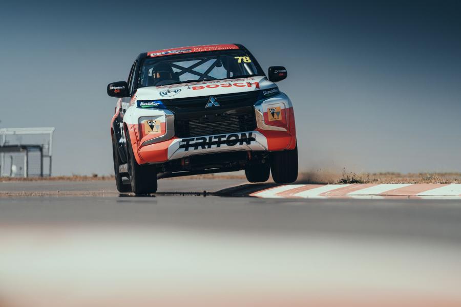  Mitsubishi Triton SuperUte 2019 года  (фото 3 из 3)